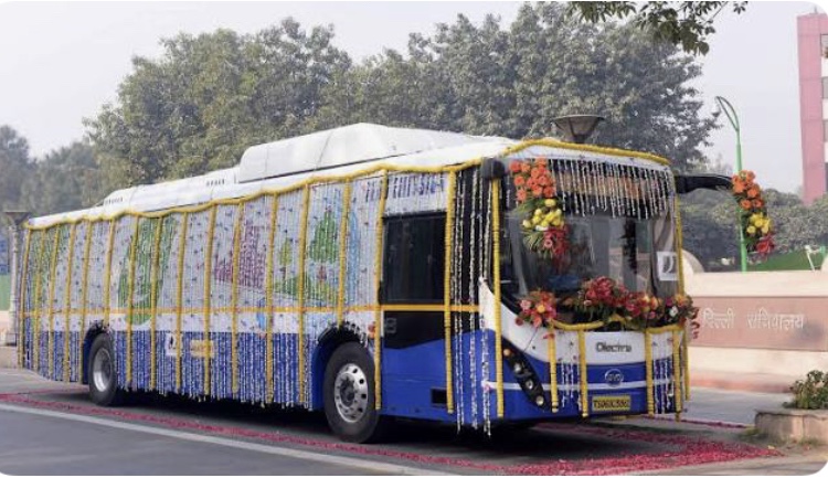 Katra Bus : गुड़गांव होते हुए दिल्ली से कटरा के लिए एक Amazing बस जाएगी, जानिए क्या होगा पूरा रूट और किराया।